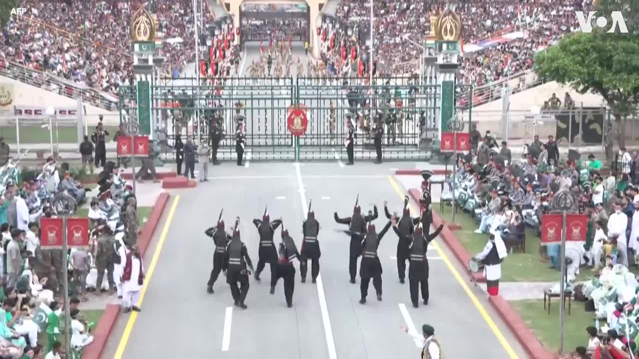 Guards at India-Pakistan Border Perform Independence Day Ceremony