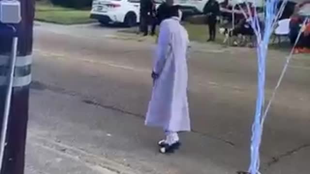 He dressed up as Michael Jackson on Halloween and then did this 😂👏