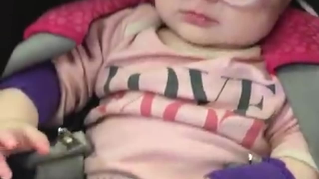 Baby’s reaction after seeing mom clearly for the first time