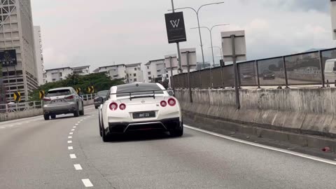 Nissan GTR R35 HKS on MRR2