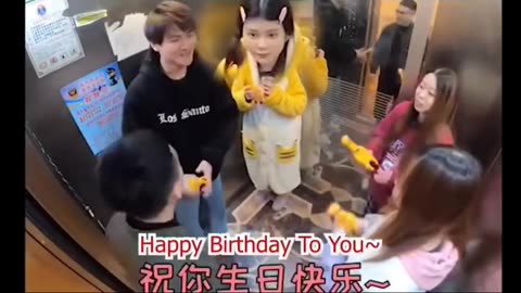 Chinese funny elevator prank once again Vida 2023