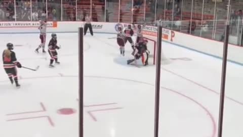 Colgate’s Kaitlyn O’Donohoe goes top cheese against Princeton. 👀