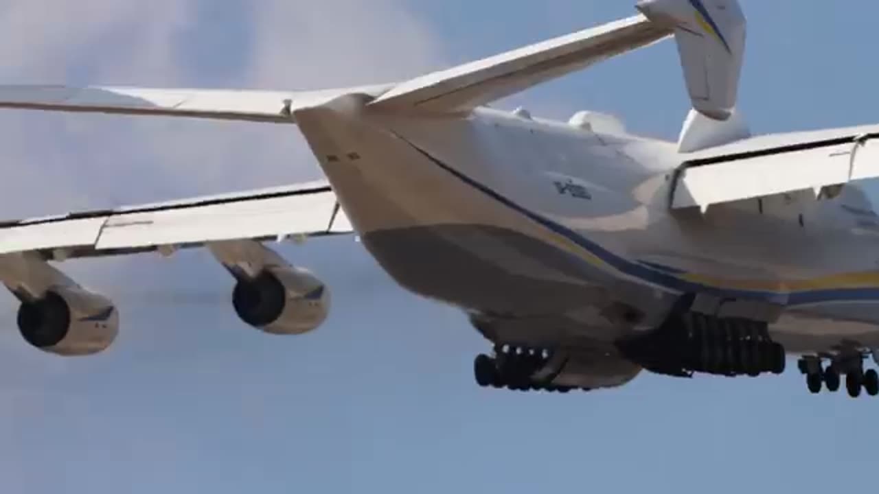 Antonov An-225 Mriya _ 10 AWESOME TAKEOFFS AND LANDINGS OF THE BIGGEST AIRCRAFT ever existed