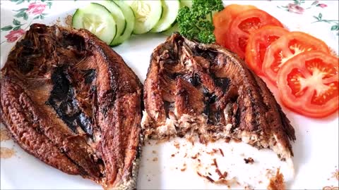 Daing Na Bangus (Marinated Milk Fish), Beef Sinigang & Sliced Papaya A Filipino Rainy Day Lunch