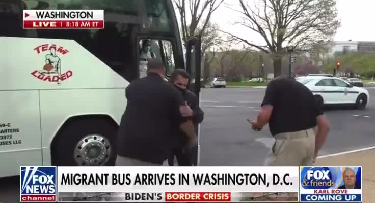 Texas Busses Arrive In DC