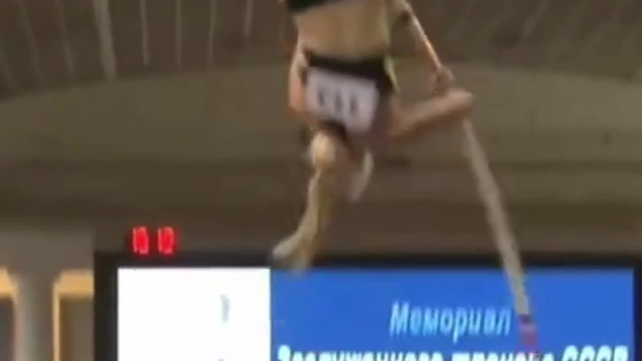 NINA KLYUZHEVA extraordinary Russian pole vaulter