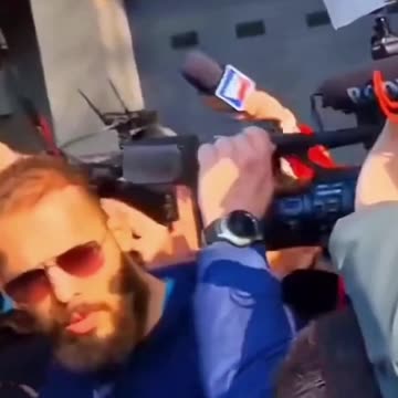 Fan supports Tate 🏋️‍♂️