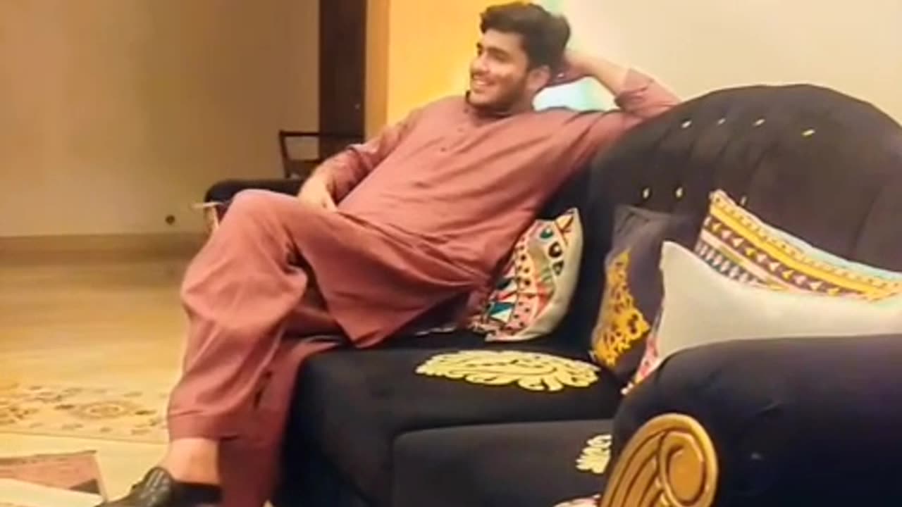 Form house 🏡 video with friends