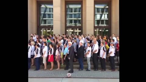 WM 2014 Deutschland-Frankreich: Steinmeier feuert die DFB-Elf an!