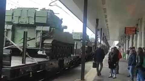 Oggi alla stazione di Udine. Il treno della pace diretto verso l’Ucraina