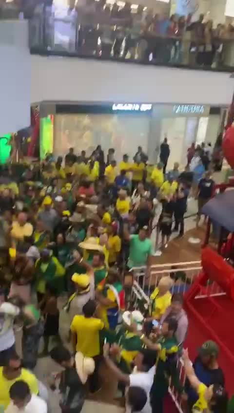 ÍNDIOS NO PARK SHOPPING BRASÍLIA