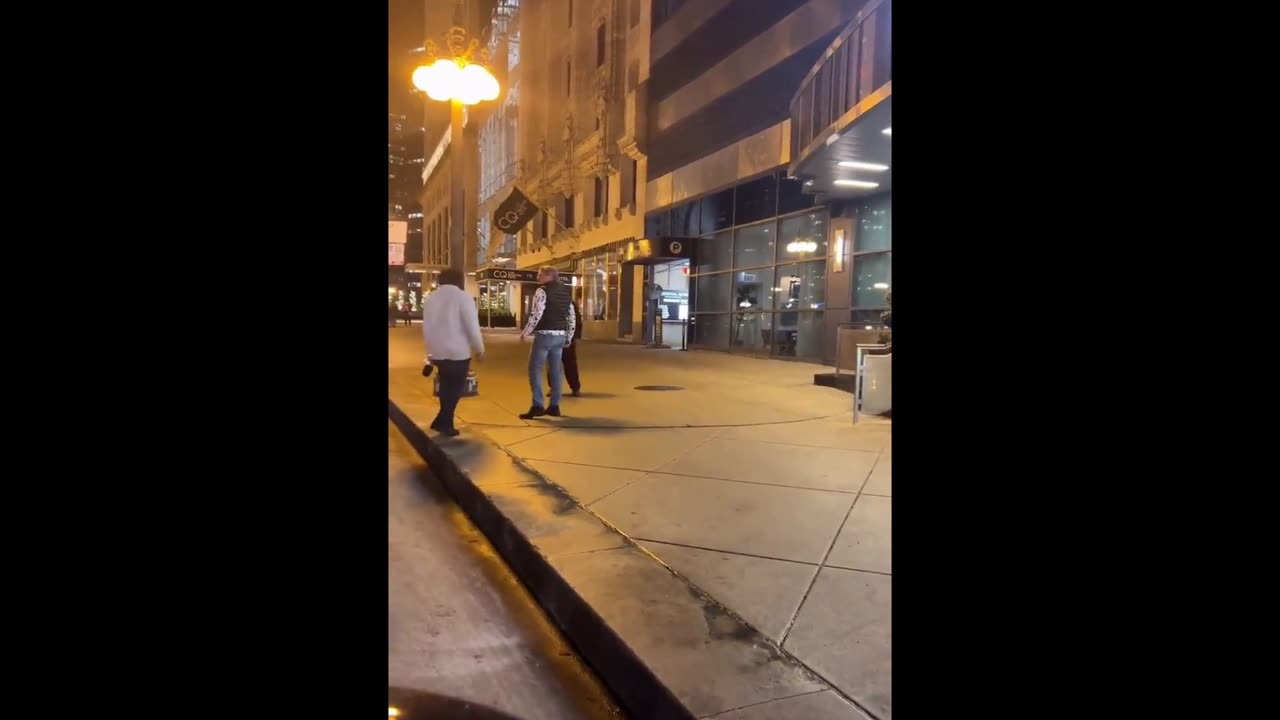 Old Man Takes Down 20 Year Old Instigator In Chicago