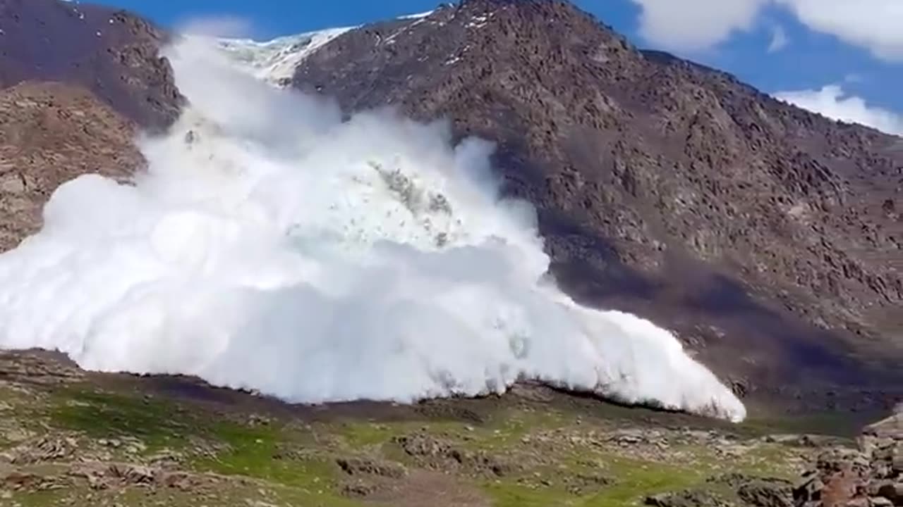 Nature. Snow.avalanche.the power of nature