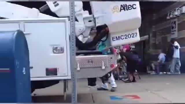 MAKE AMERICA GREAT AGAIN.