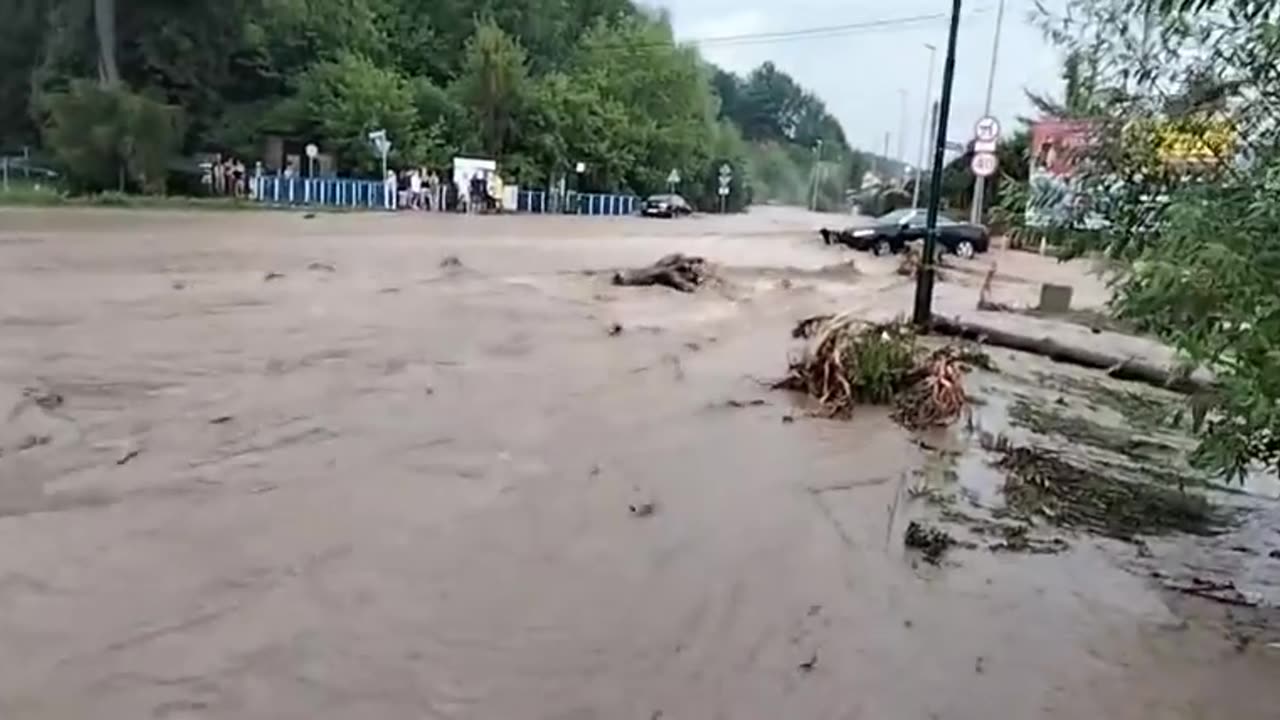 Nowy Sącz 18.07.2021 godz 16.30 ( autor i komentarz: Radny Miasta Nowy Sącz Pan Krzysztof Ziaja )