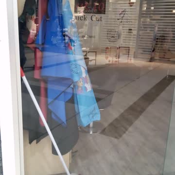 Hair-raising haunted hairdresser for Halloween