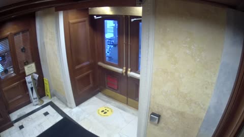 0181USCH01SouthDoorVestibule_2021-01-05_15h40min01s750ms.mp4