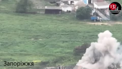 Russian servicemen installing communication devices on civilian houses, could not evade the drone