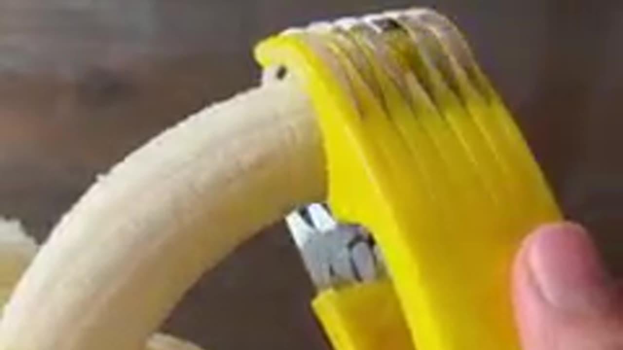 Banana cutting