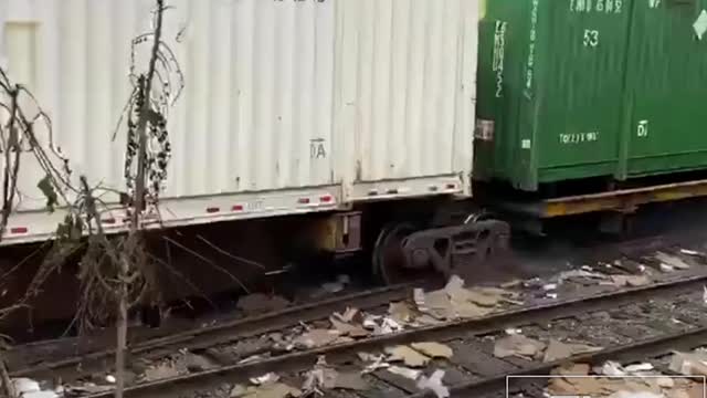 Train Derails In LA Due To Empty Boxes of Stolen Goods