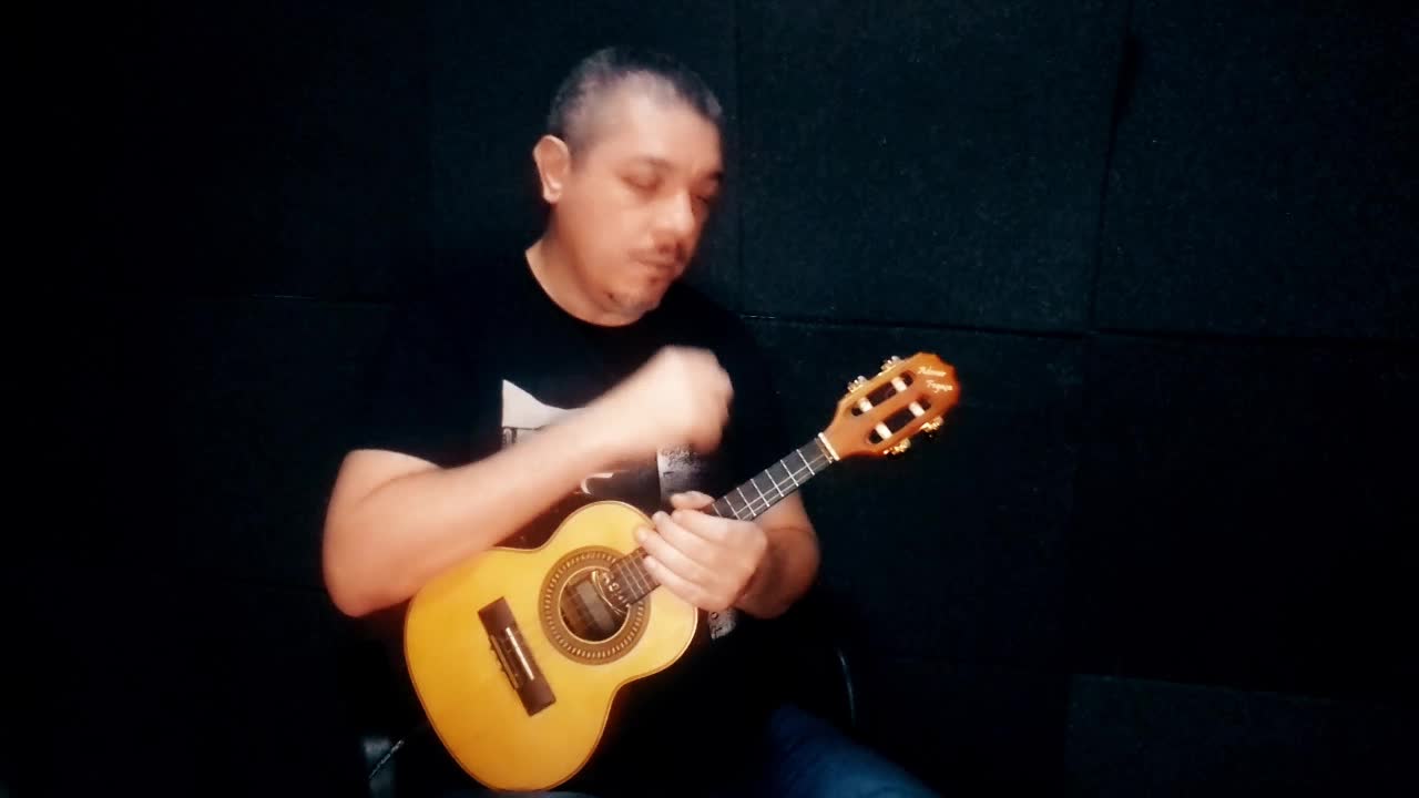 Trecho do meu curso de Improvisação para Cavaquinho VOLUME 01.