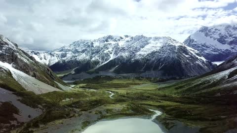 peaceful music with mountains