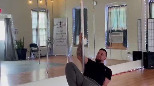 New trick I learned while trying pole fitness. What you guys think