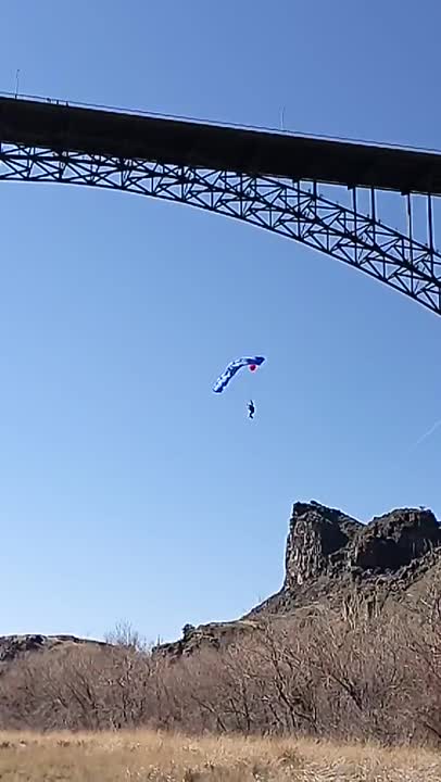 Mogensen Trail Base Jumpers