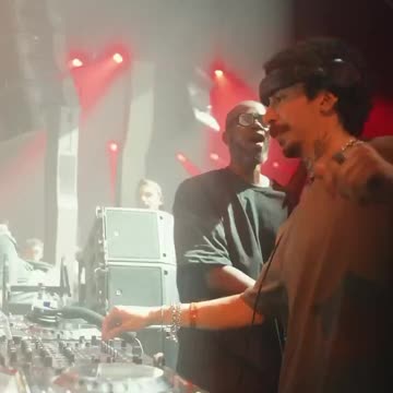 Mochakk plays some Classics in New York City