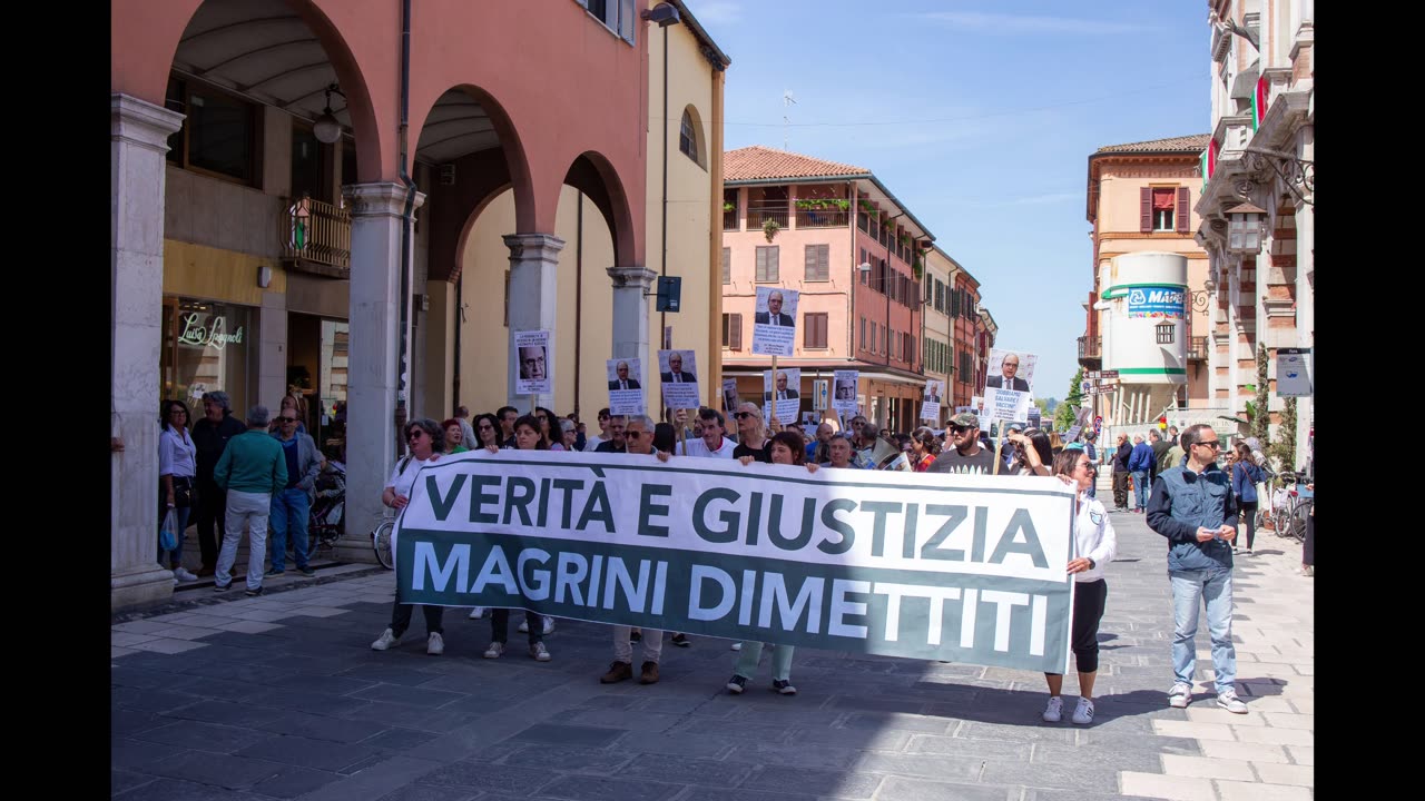 VERITA' E GIUSTIZIA, MAGRINI DIMETTITI...GRIDA IL CORTEO