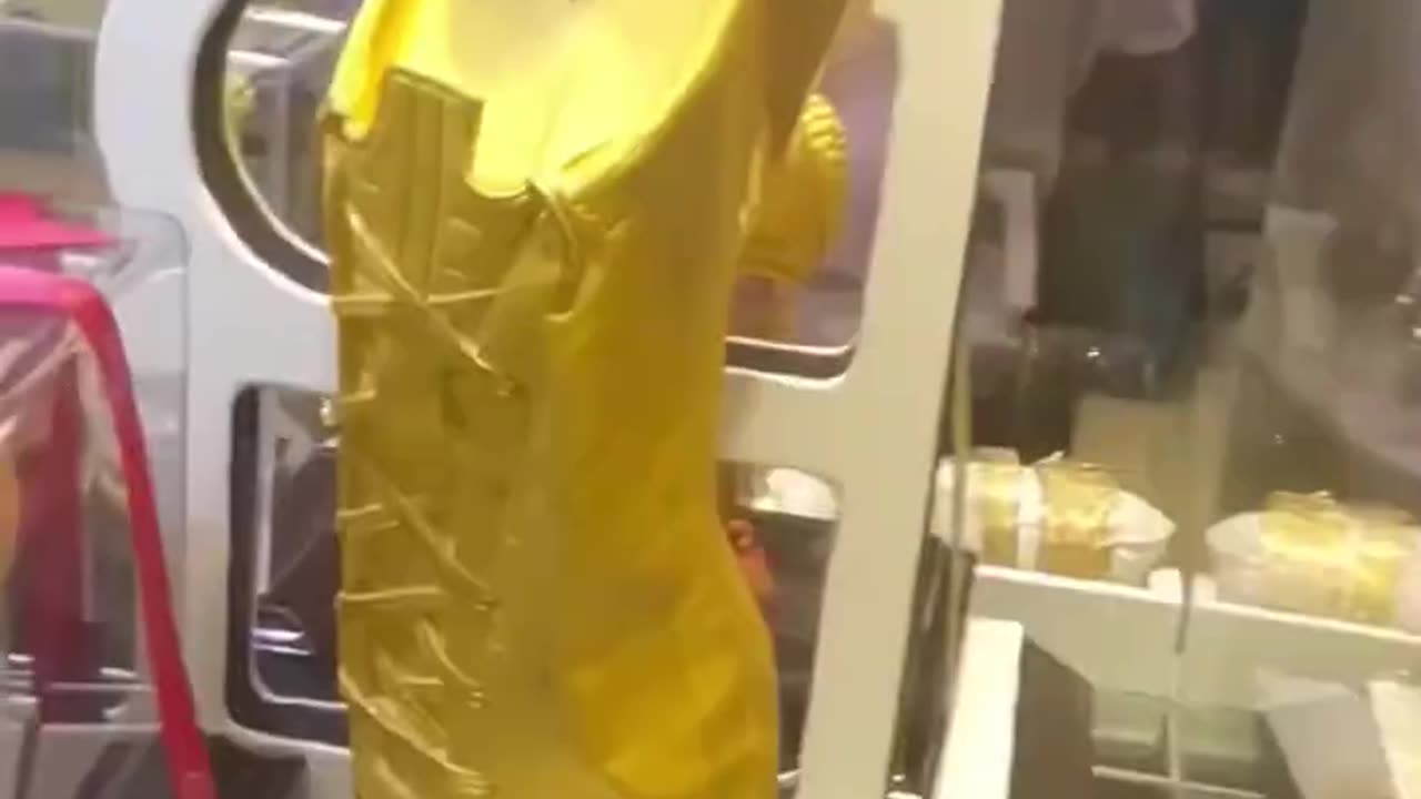 Why is gold price low in Dubai? | Interesting facts about gold price | Honest Op Facts