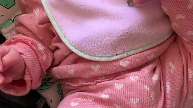 que pestañotas de hermoza bebe 🥰🥰🥰 me de ganas de tener otro bb aunq sea mi nieto