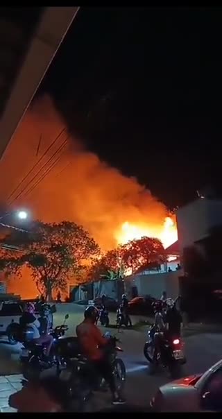 Idosos de casa de repouso são retirados após incêndio em mata de Contagem
