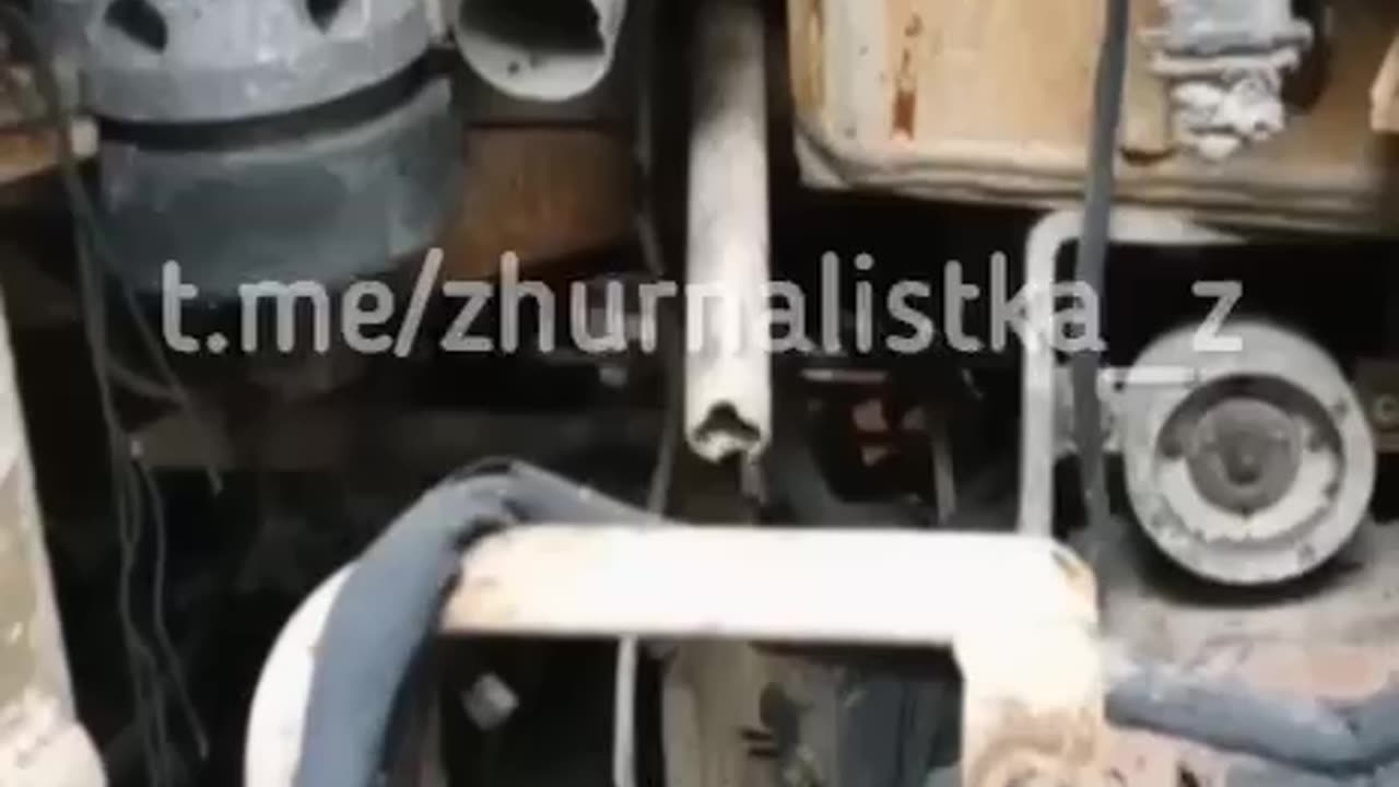 Longer footage of the abandoned Leopard 2A4 tank