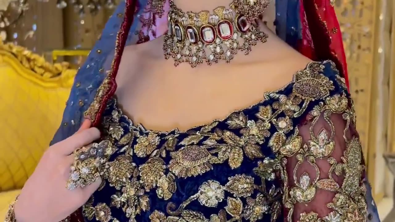 How does a bride dress up in Pakistan?