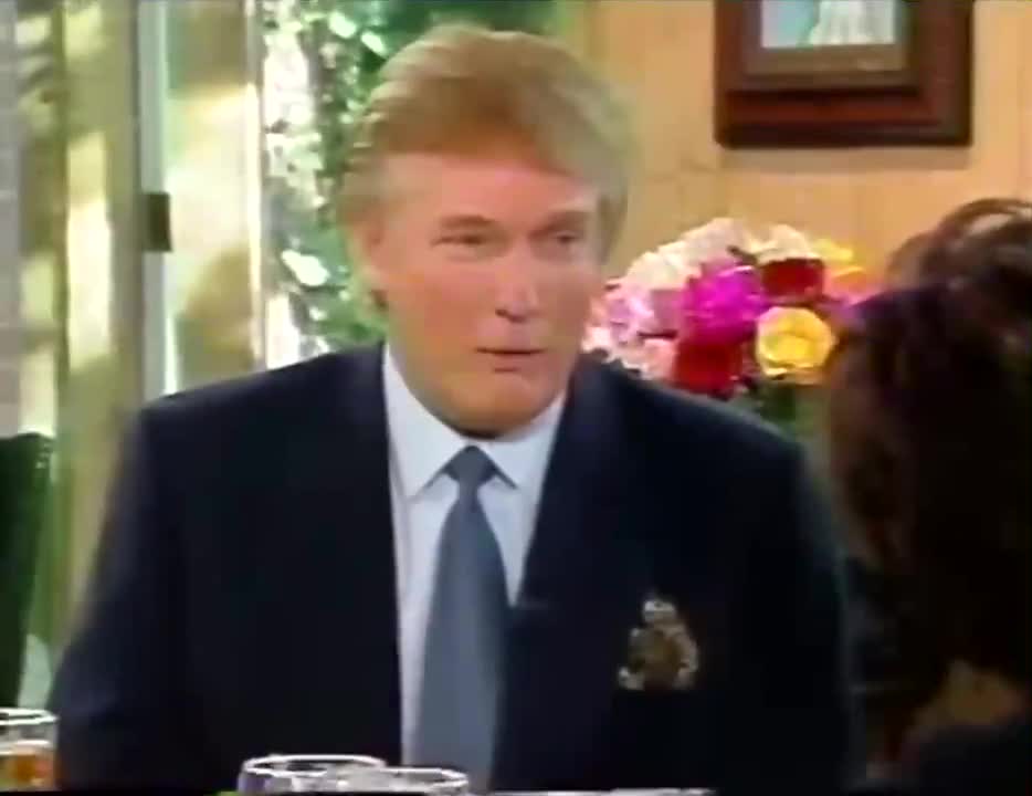 Trump to Roseanne "I like women" STRAIGHT PRIDE