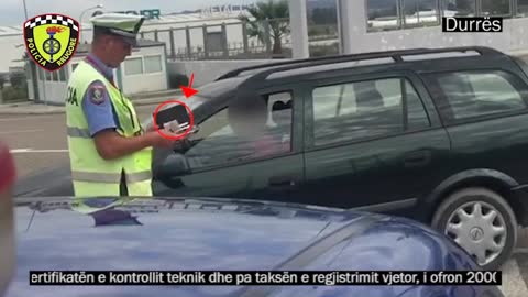 I ofron policit rrugor 2 mijë lekë, përfundon në pranga shoferi