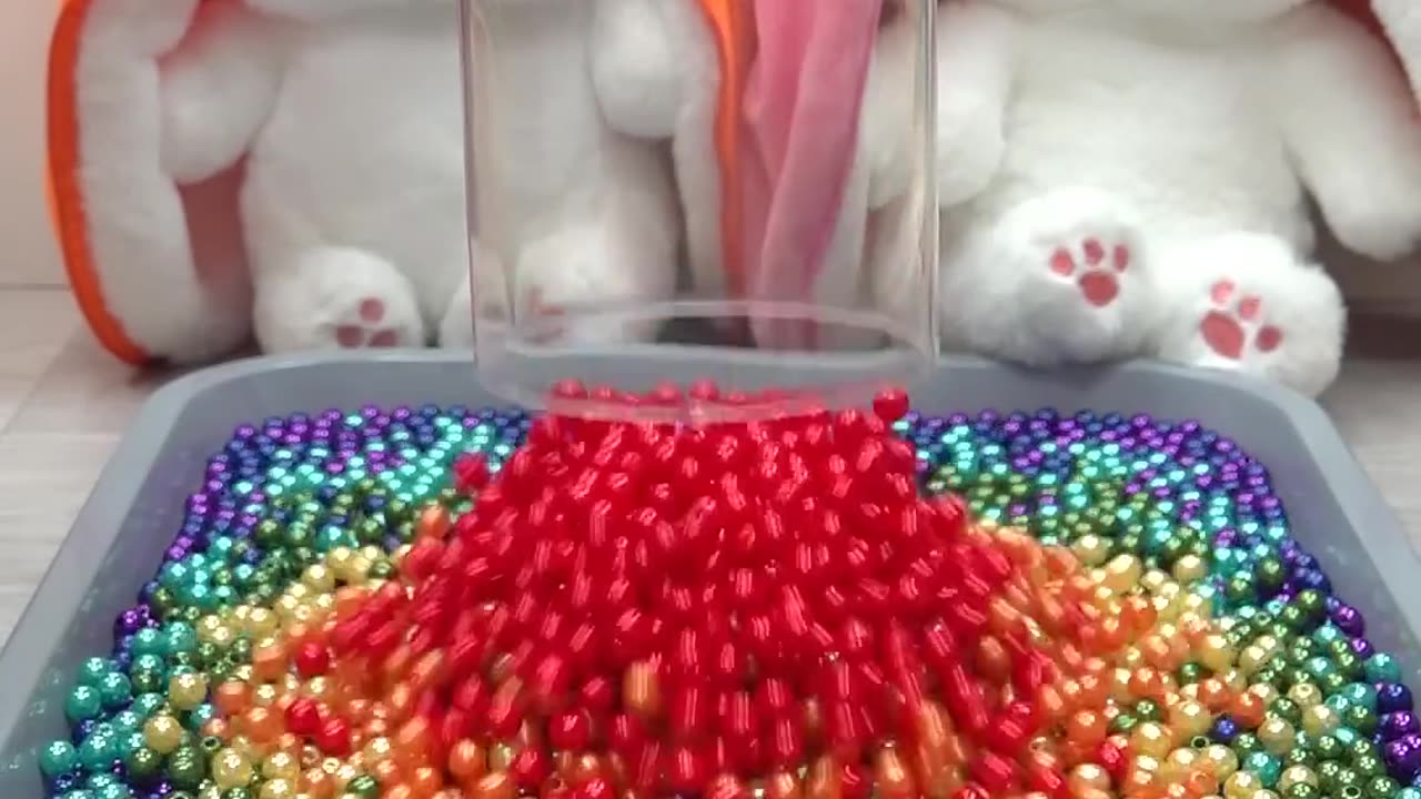 ⭐Oddly Satisfying video💯 Colored Beads and Balls #beads #oddlysatisfying #dominogirl