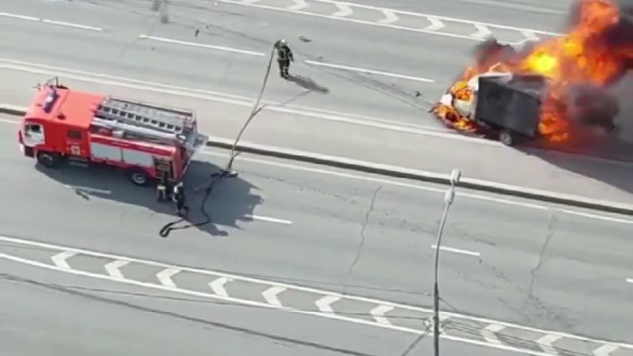 💥🔥A truck exploded on a Moscow highway According to Russian media, there