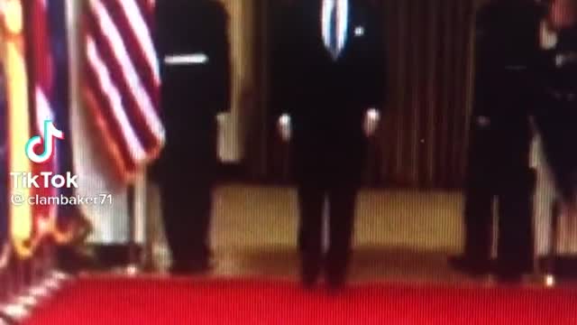 Marines doesn't salute Biden