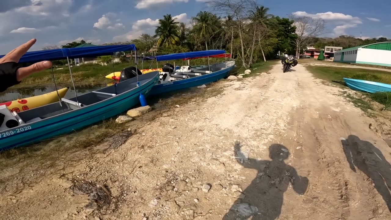SCARY JUNGLE SOUNDS MOTOCAMPING I GUATEMALA! [S4-E18]