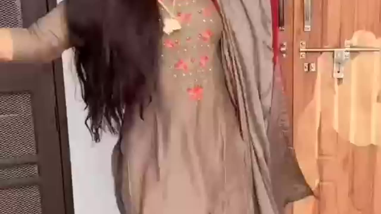 Nagin moti Dance Beautiful Indian girl