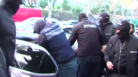 Video shows masked Georgian police arrest opposition leader