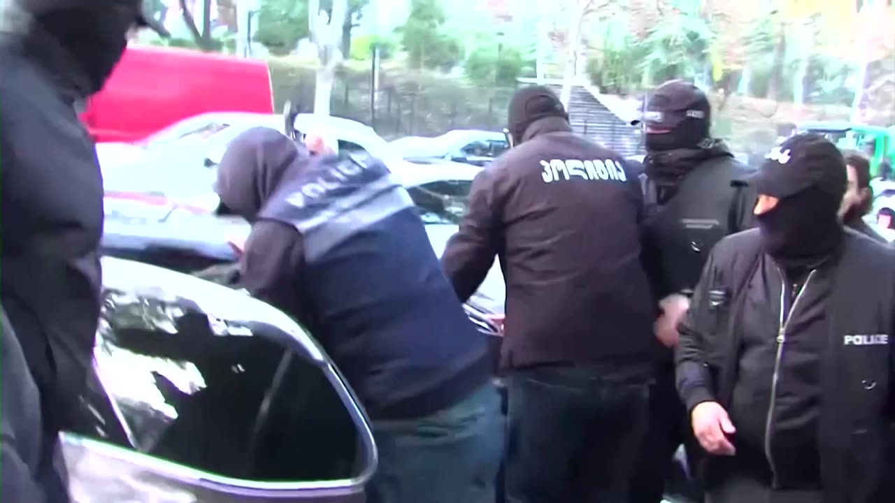 Video shows masked Georgian police arrest opposition leader