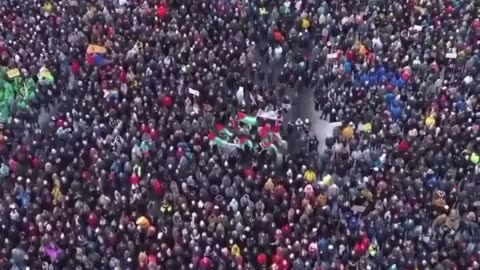 German farmers and people together