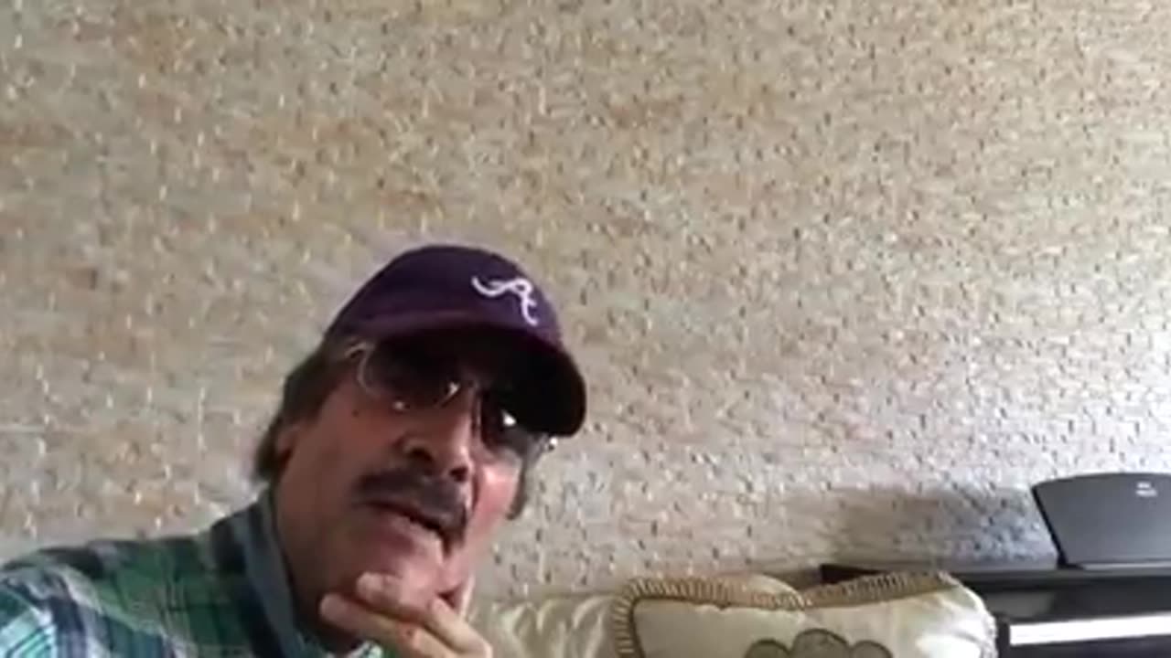 HECTOR TRAVIESO SE DESCARGA CONTRA UN COMUNISTA