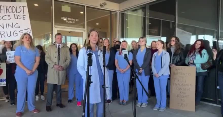 Dr. Taking Legal Action Mentions 'Horse Paste,' Healthcare Workers Erupt Into Cheers & Applause