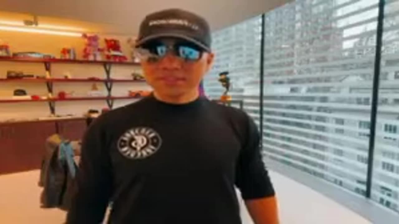 20210305文贵先生GETTR³：很多战友发信息问我董建华栽倒在.两会现场……是因为他打了共产党的疫苗吗？为什么在这个关键的时刻变成了董栽倒。 意味着什么？我在这里做简单的回答！