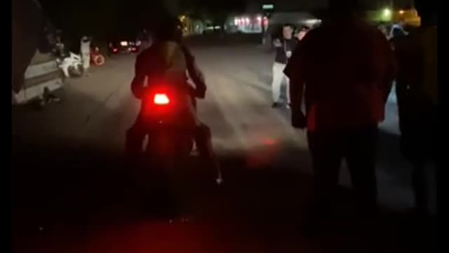 BMW S1000RR vs CBR 1000 drag race