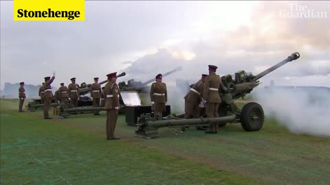 Ninety-six-round gun salutes fire for the Queen_1